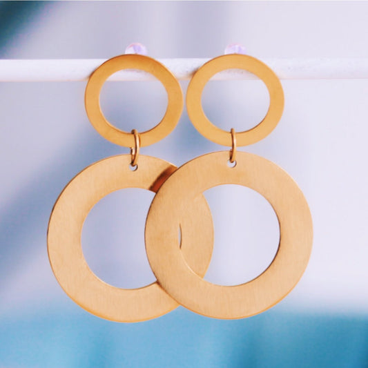 Statement earring large round ring 'matte' - gold