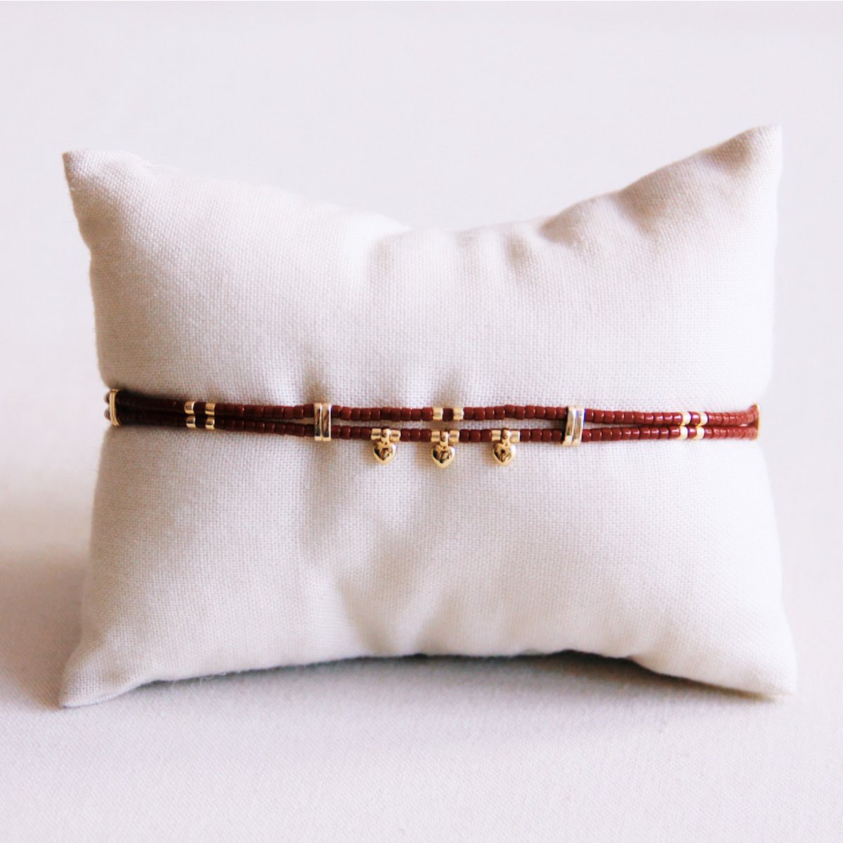 Double miyuki bracelet with 3 mini hearts - dark brown