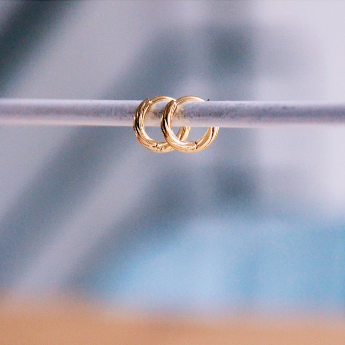 Stainless steel hoop 10mm "TURNED" - gold