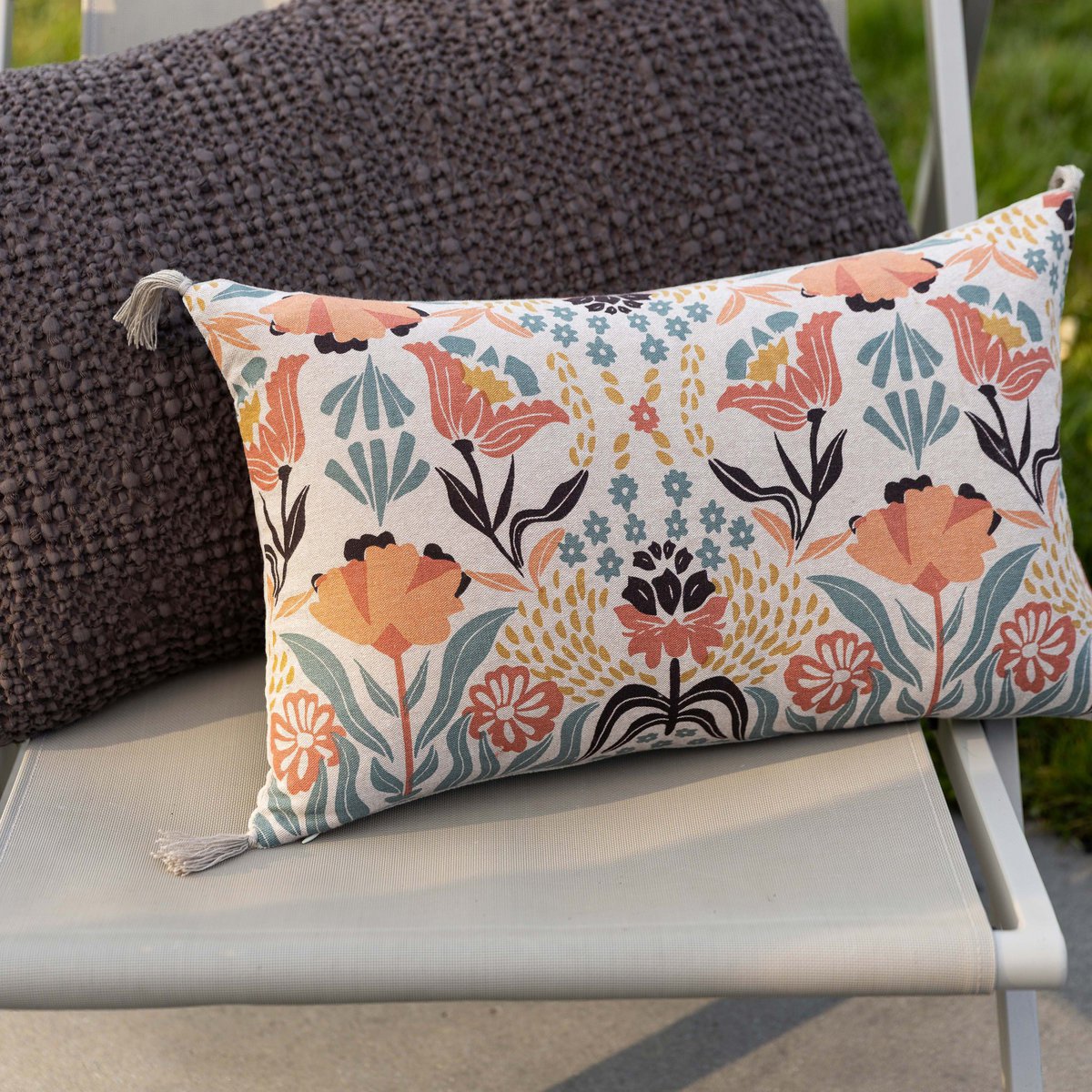 Multico Youri 30 x 50 print cushion