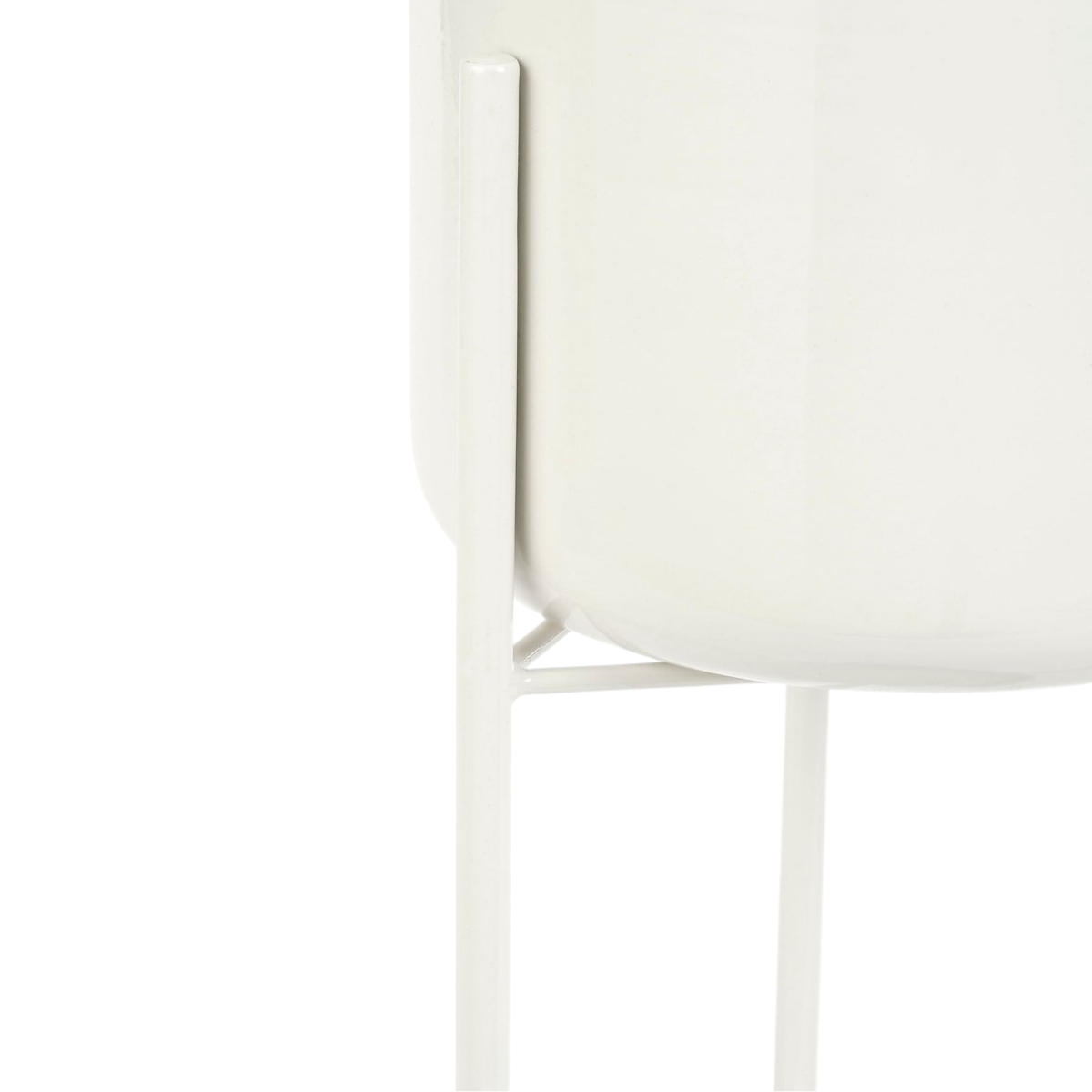 Flowerpot inside Colyn White