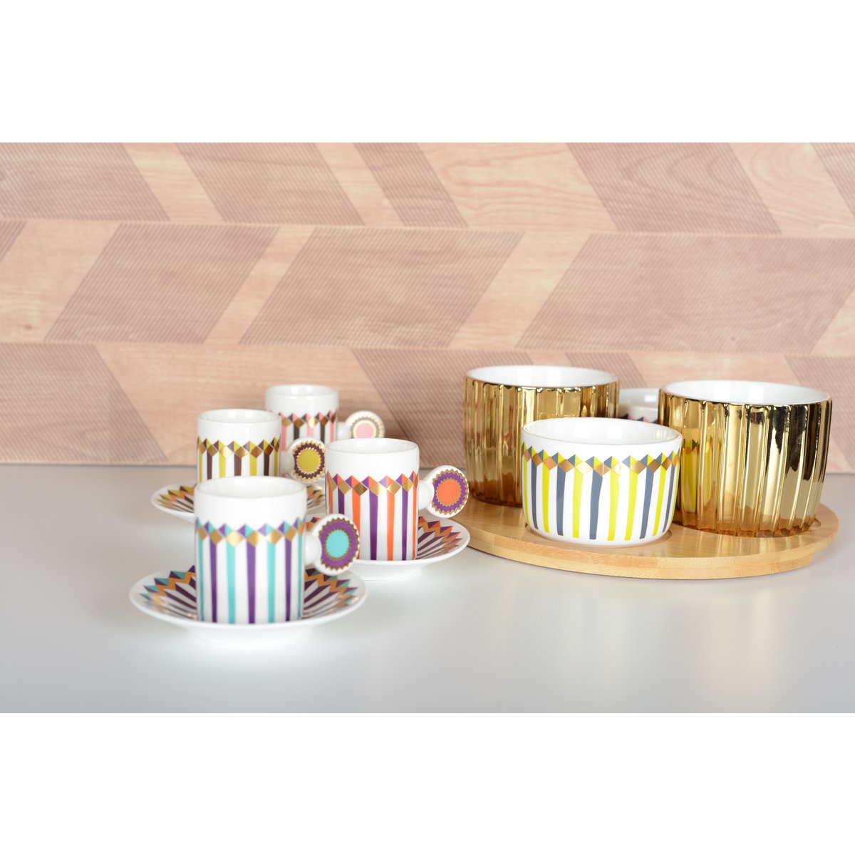 Aperitif set 4 cups with wooden tray - illusion