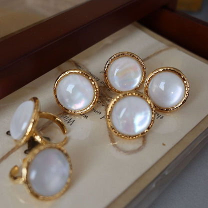 Vintage Mother of Pearl Dome Ring