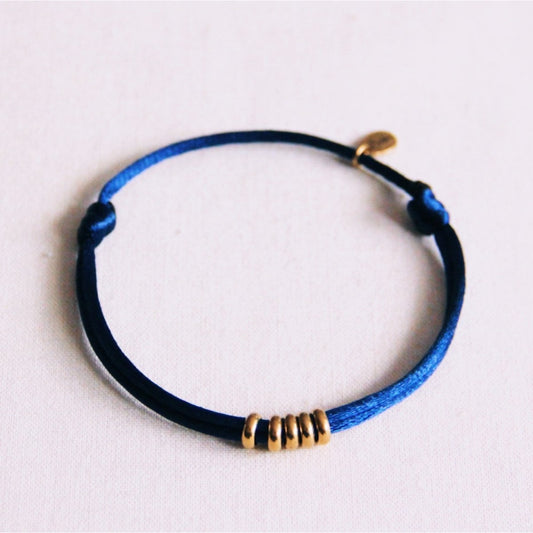 Satin bracelet with rings – dark blue/gold