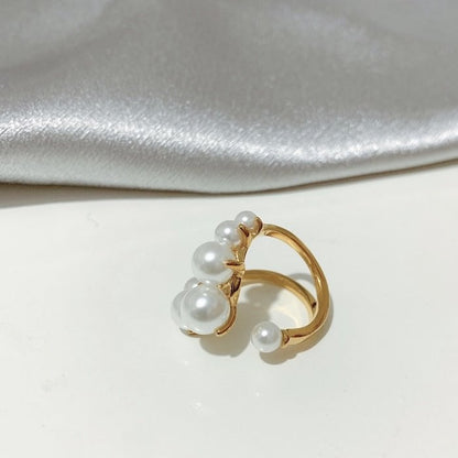 Bold Look U Shape Pearl Ring