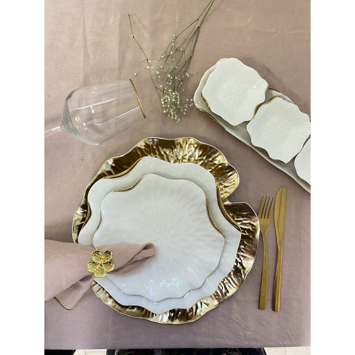 SET OF 3 CUPS ON WHITE PORCELAIN TRAY WITH GOLDEN EDGES