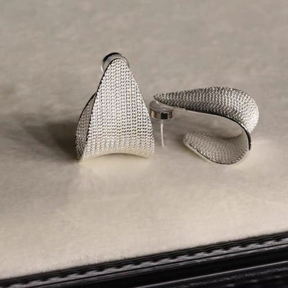 Bold Look Dazzling Chain Textured Earrings