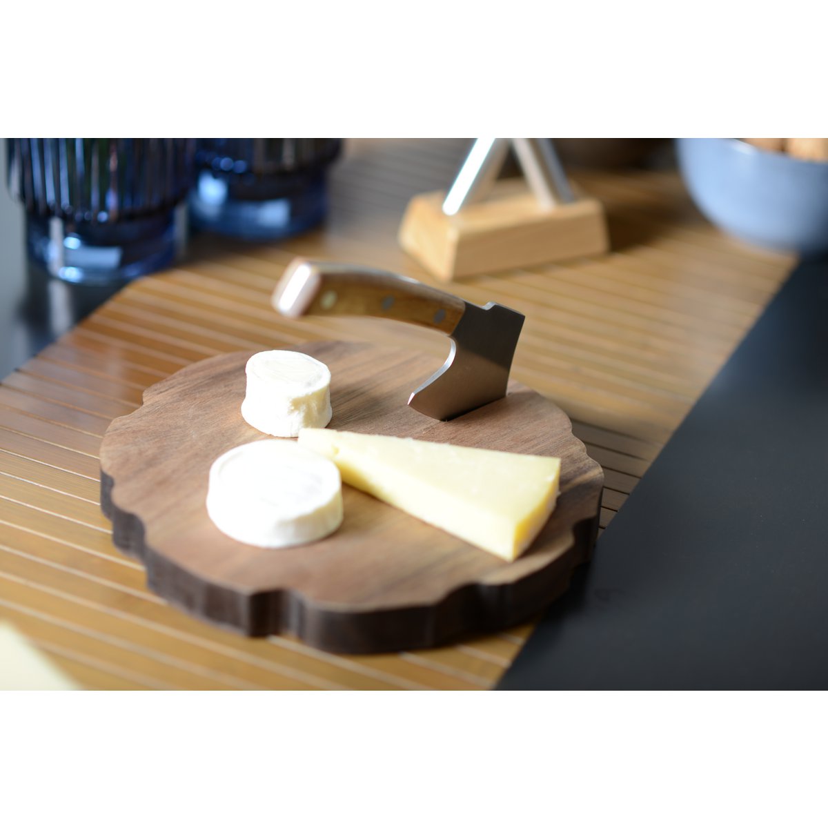 Cheese tray with acacia ax