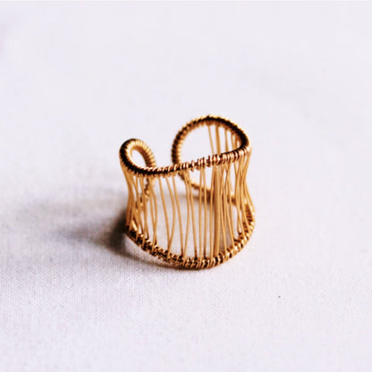 Statement ring 'FLOW'