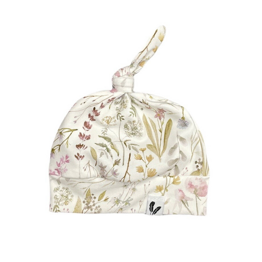 Button hat nature leaves