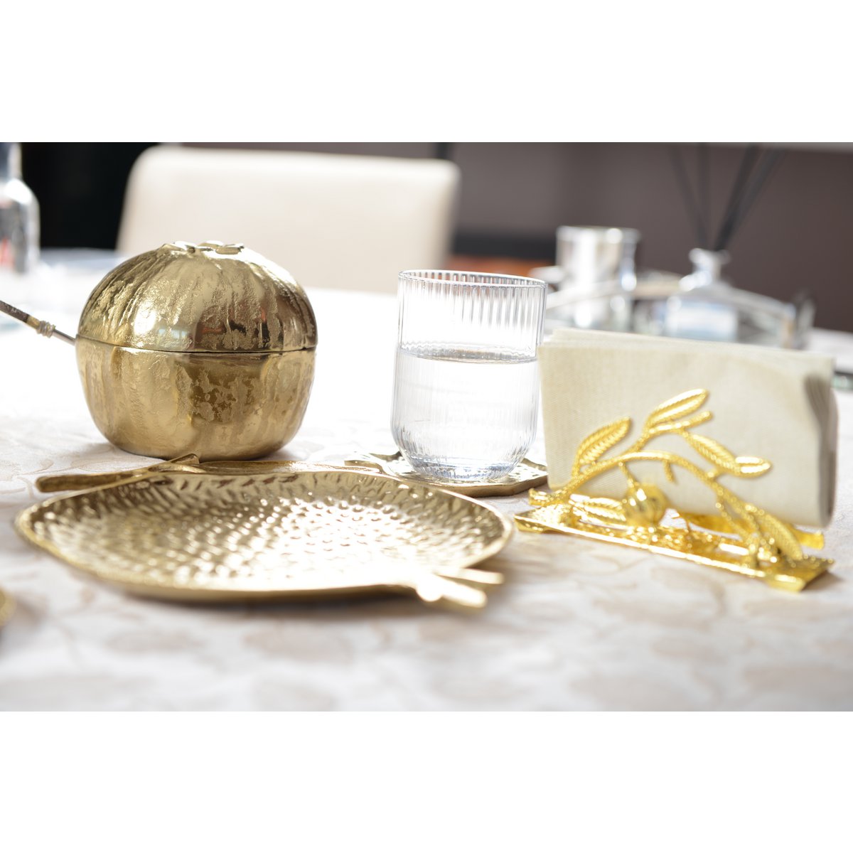 Dore Glass Case Form 10x10x1cm Piece