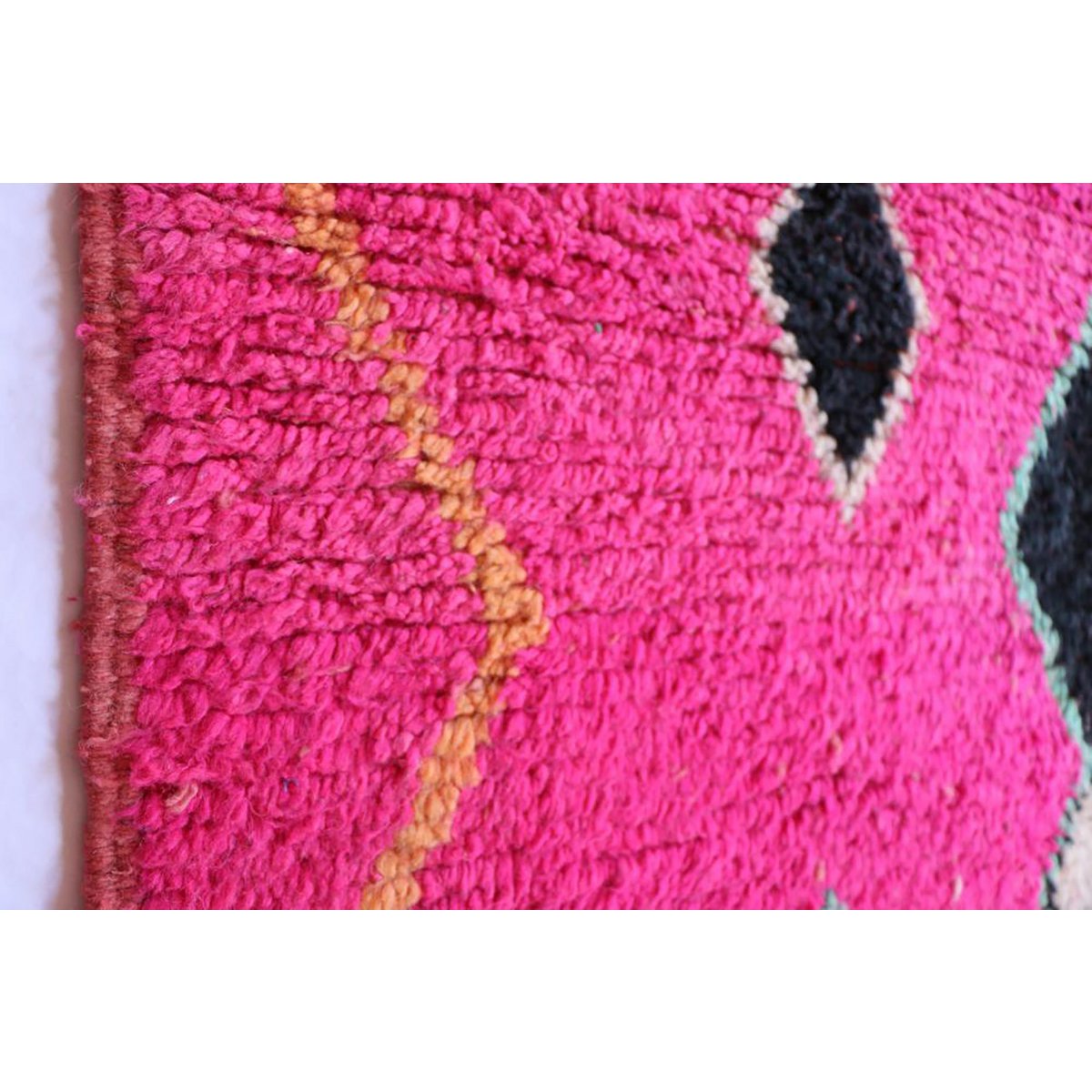 Pure wool Moroccan Berber rug 172 x 273 cm