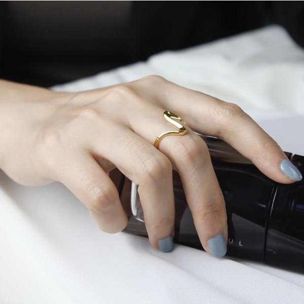 Minimalism geometric ECG heartbeat ring