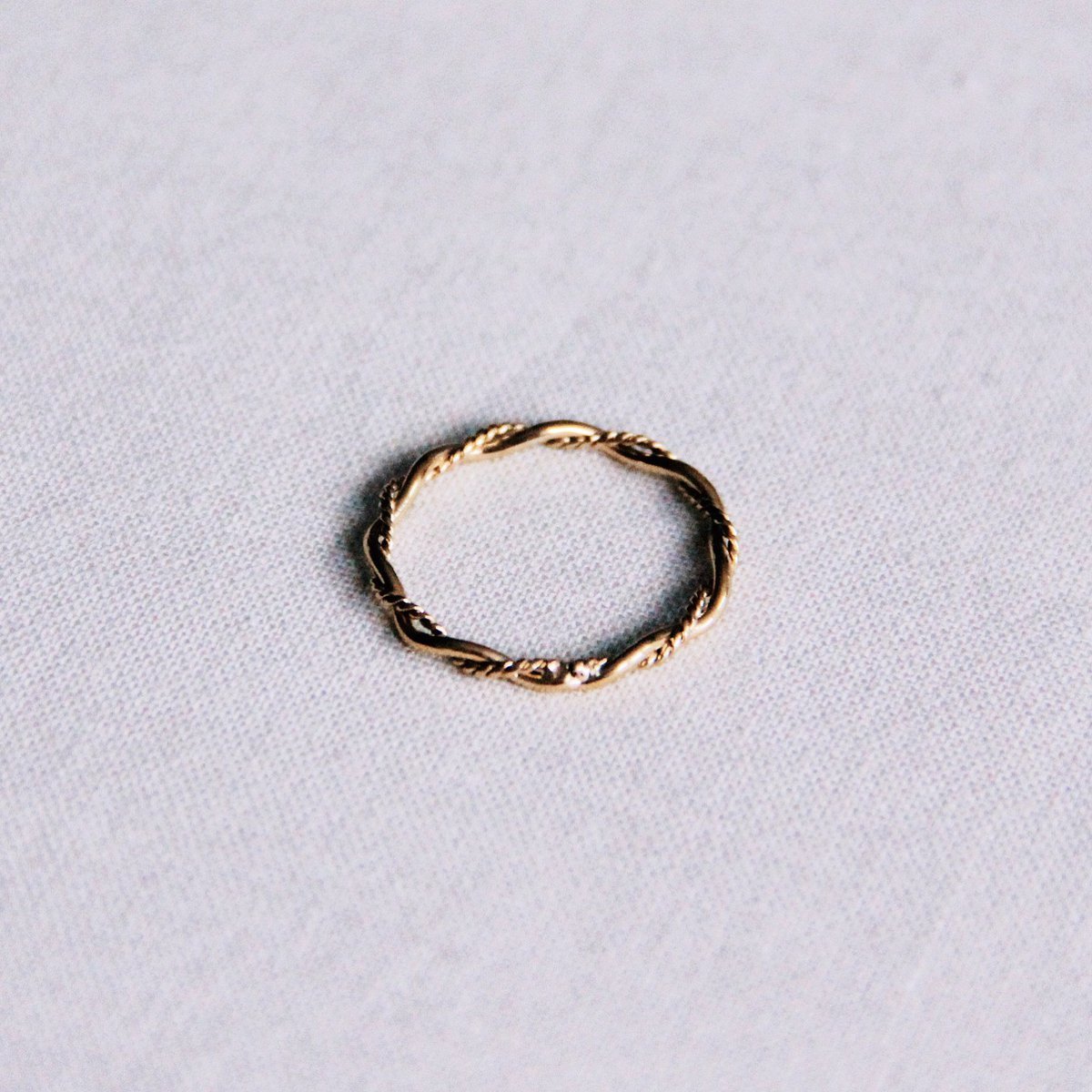 R617 - Stainless steel minimalist braided ring - gold