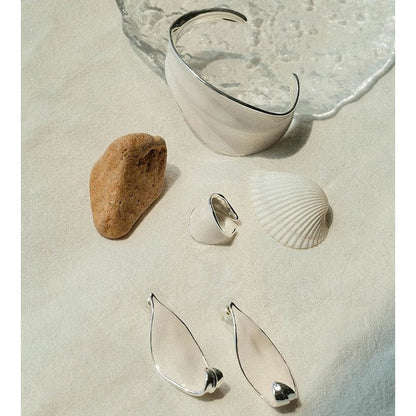 Bold Minimalist White Leaf Design Jewelry Set
