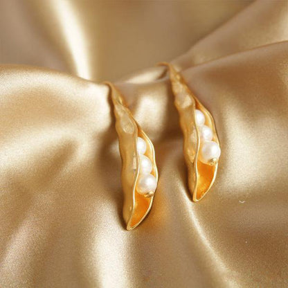 Vintage Style Pea Pod Design Golden Earrings