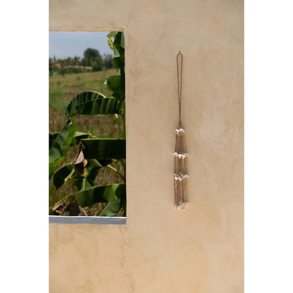 The Long Shell Tassel - White