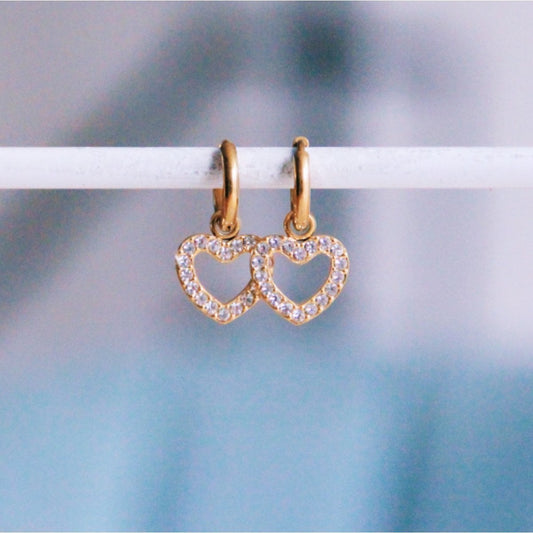 Stainless steel hoops with a rhinestone heart - gold