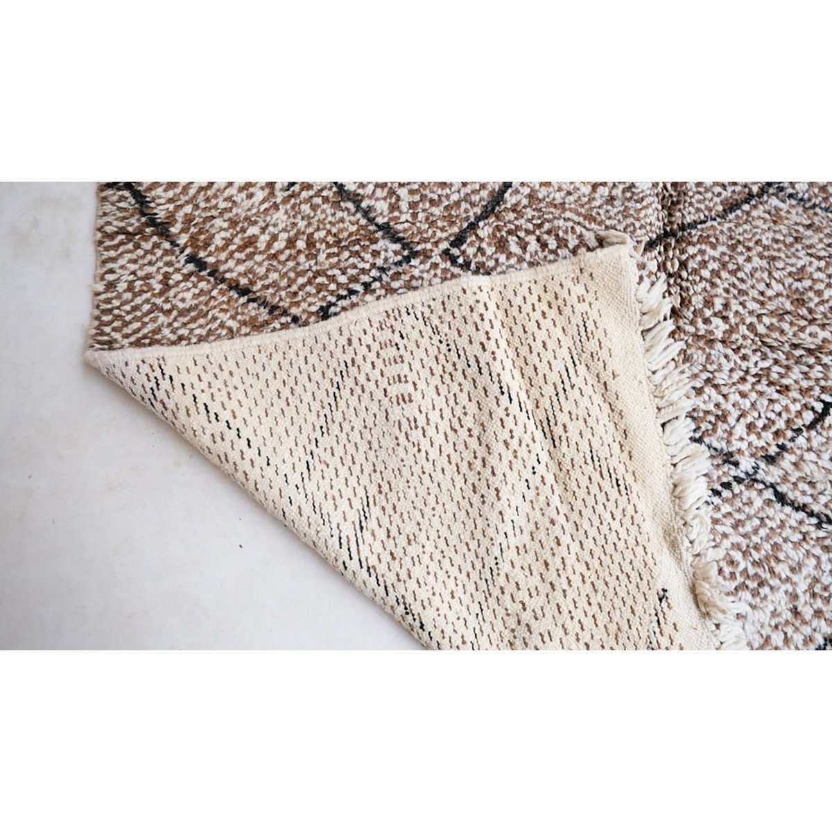 Pure wool Moroccan Berber rug 189 x 300 cm