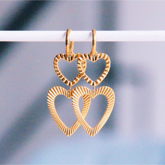 Double striped heart earring