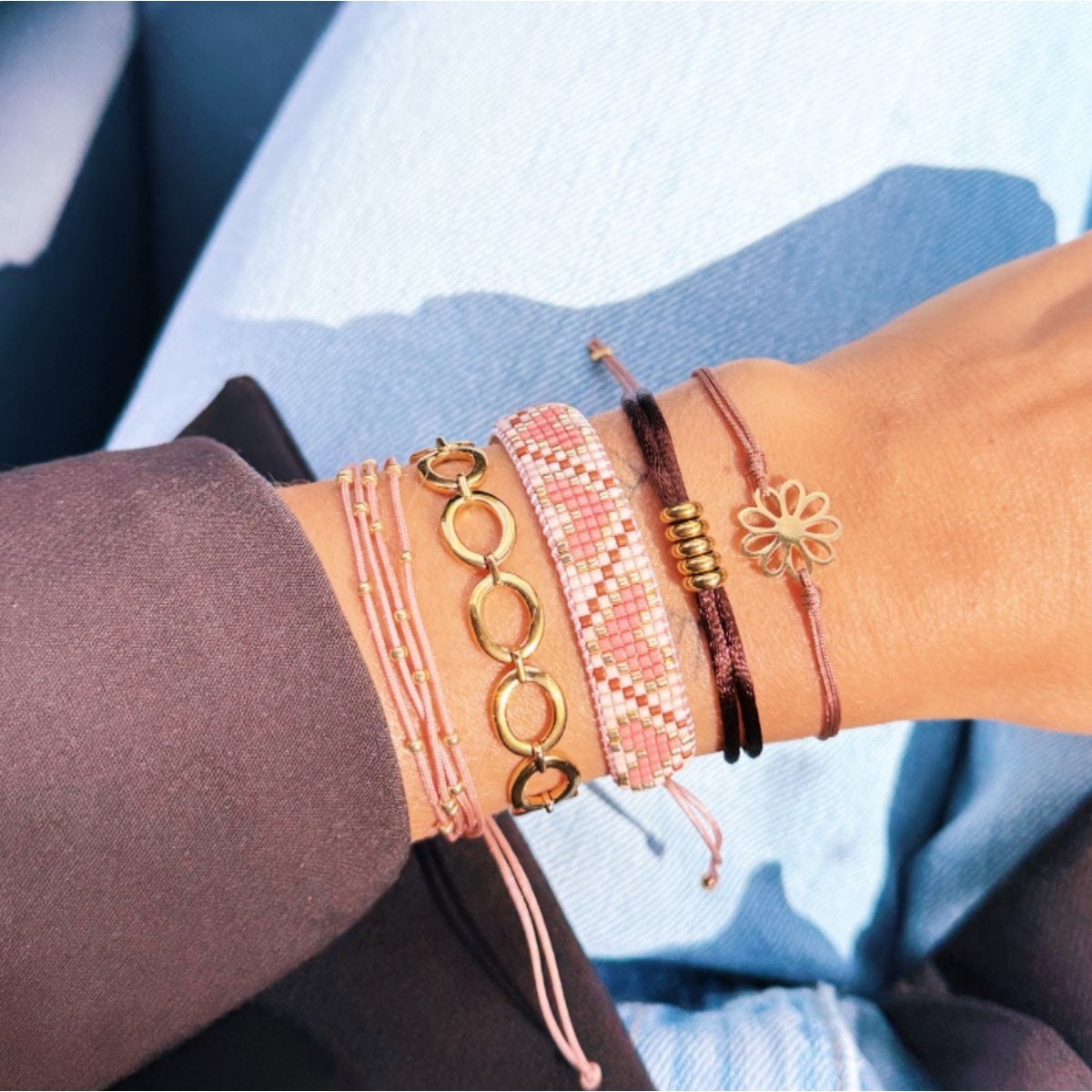 Quadruple satin bracelet with beads - old pink