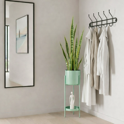 Flowerpot inside Colyn Groen