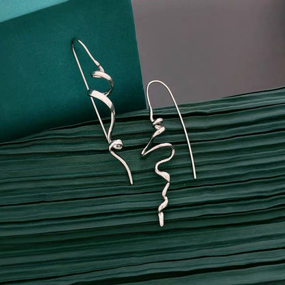 Minimalist Swirl Line Drop Earring