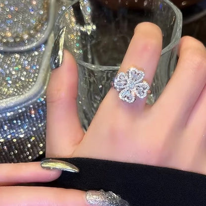 Dazzling Turning Four Leaf Clover Jewelry Set