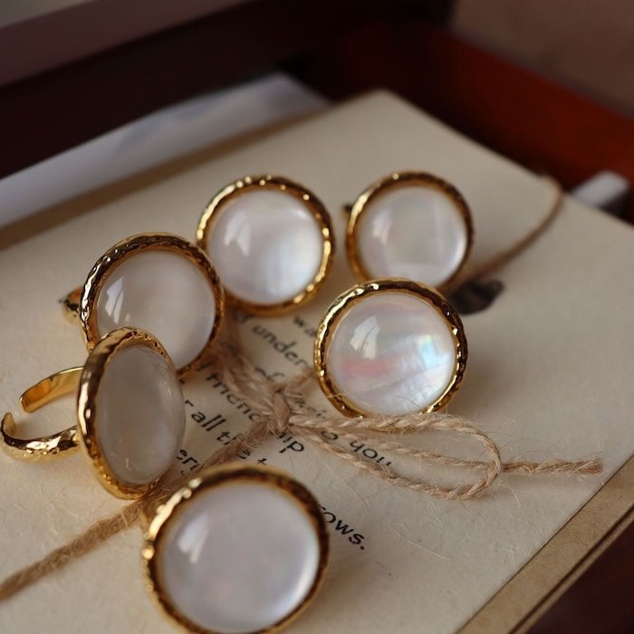 Vintage Mother of Pearl Dome Ring