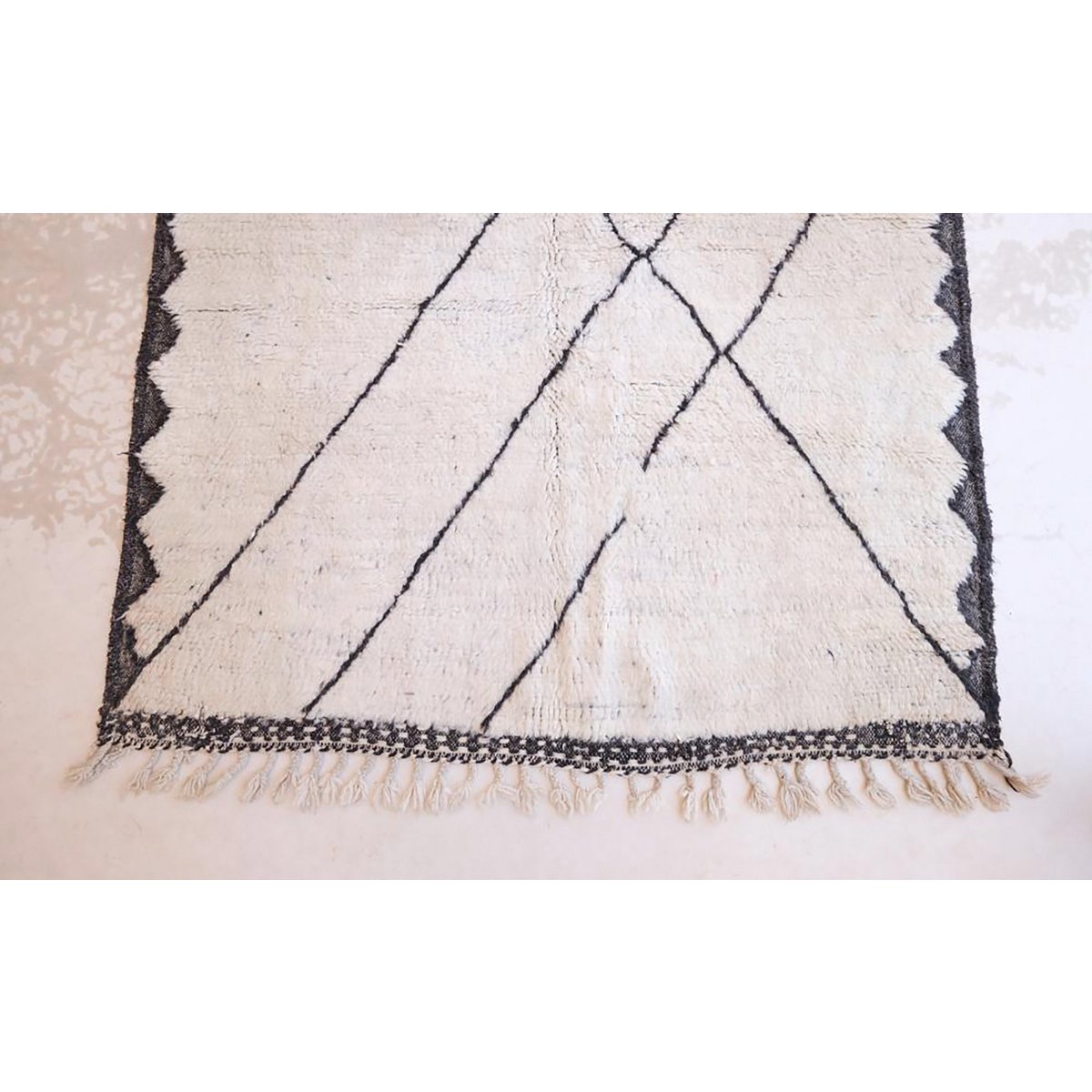 Pure wool Moroccan Berber rug 168 x 261 cm