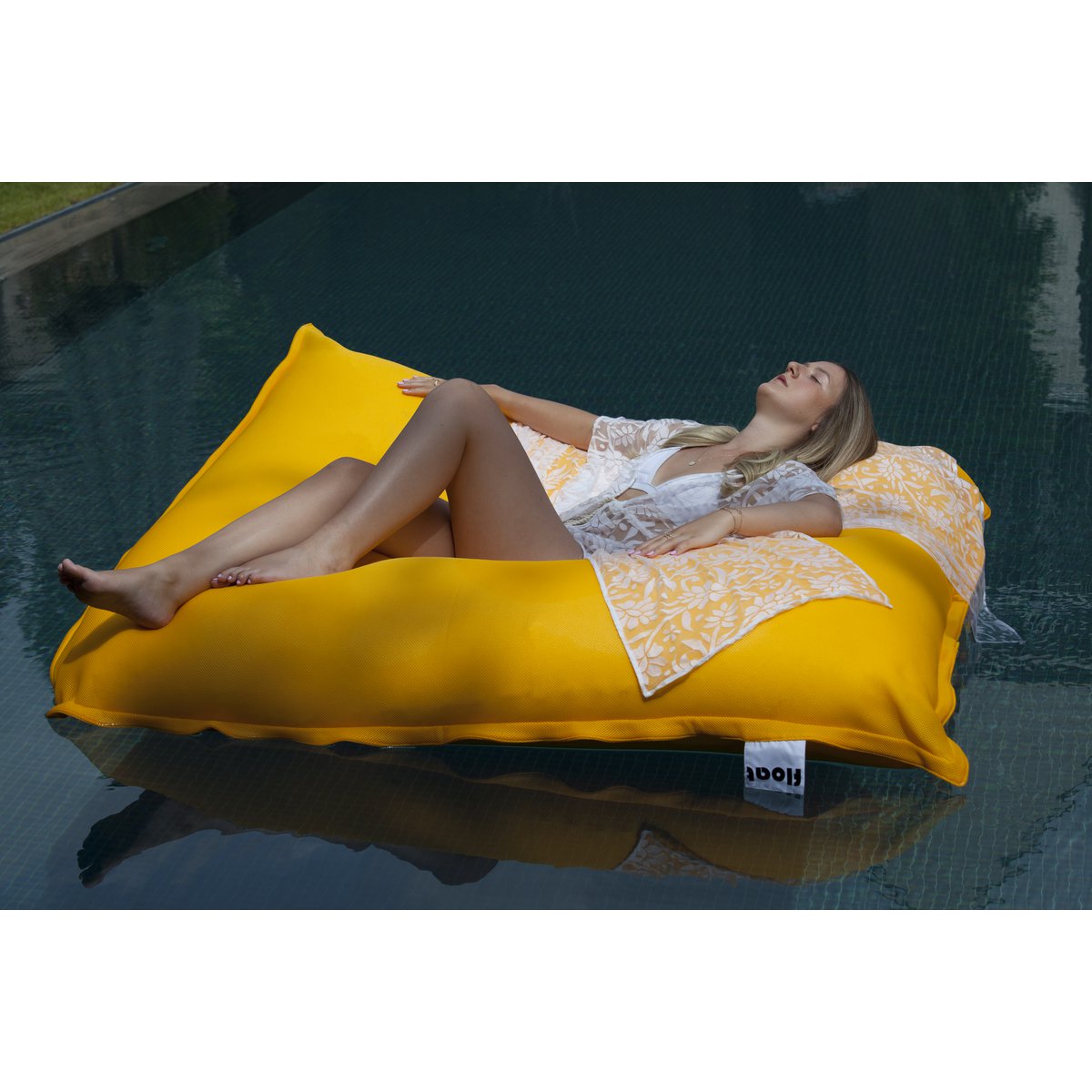 FLOAT BEANBAG SWIMMINGPOOL - yellow