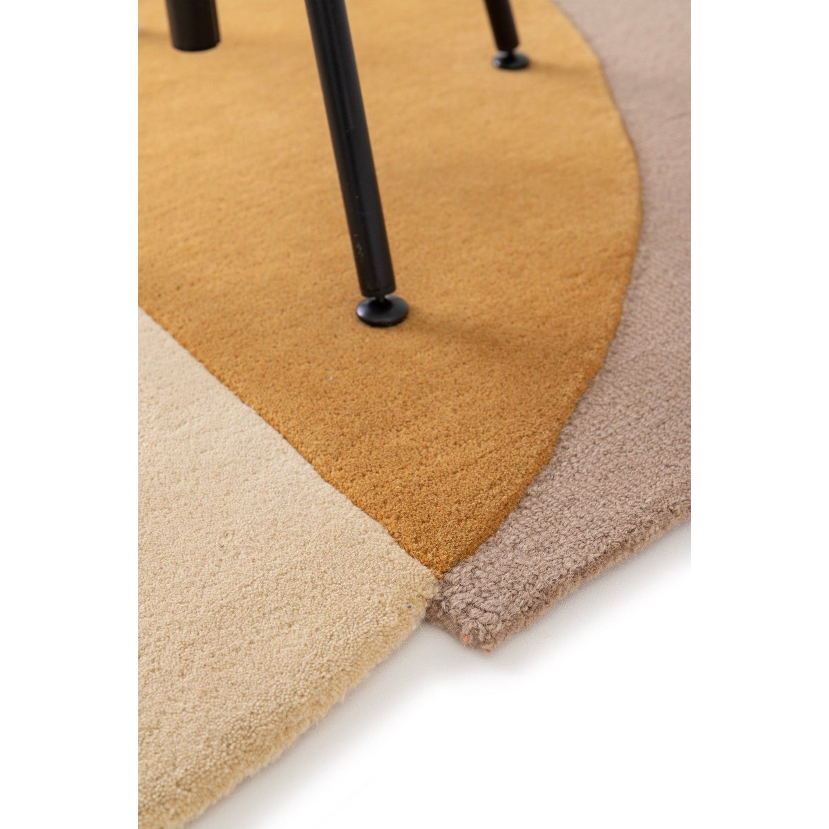 Trendy and luxurious wool rug FORM