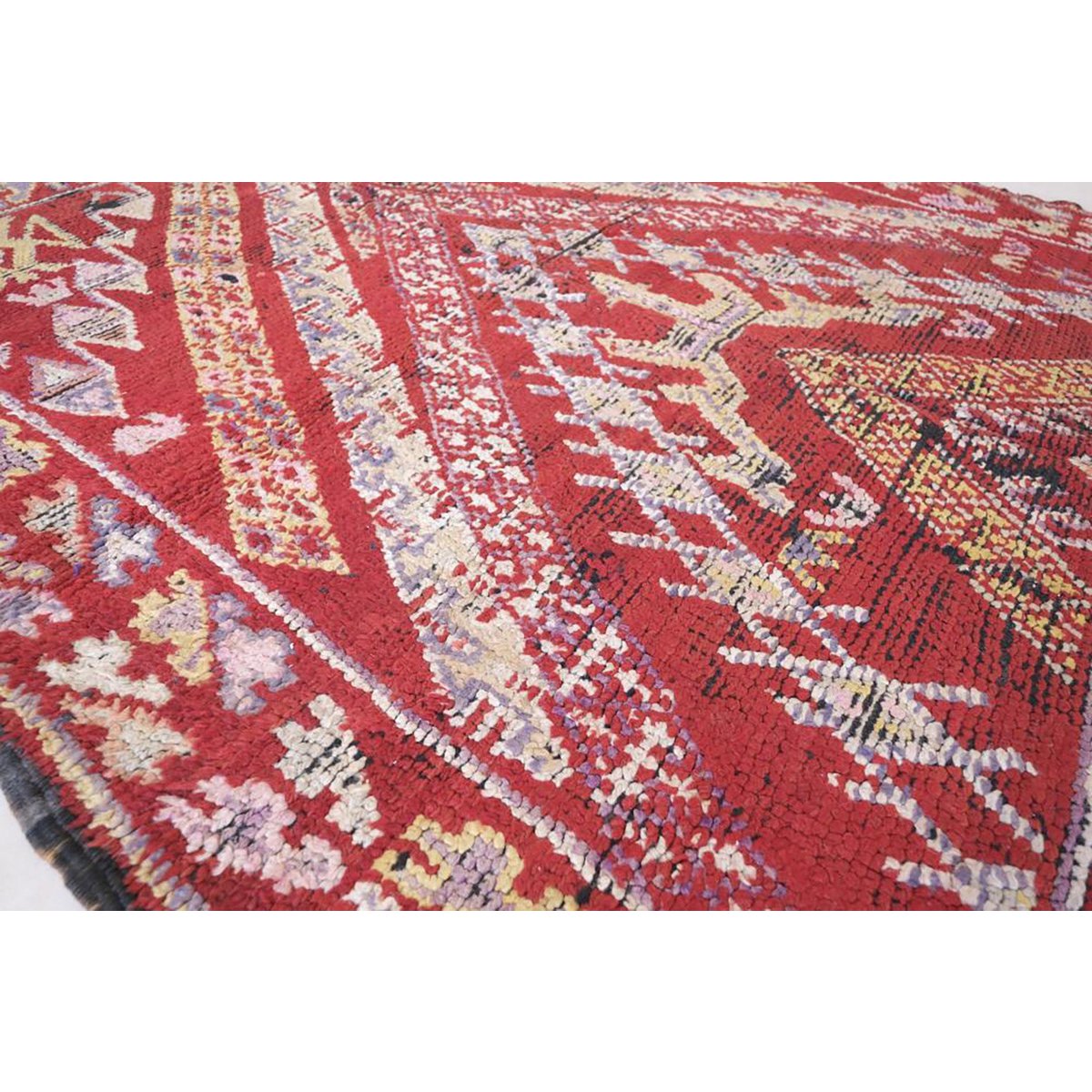 Moroccan Berber rug in vintage wool 175 x 180 cm