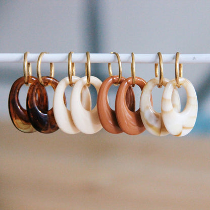 Stainless steel earring with resin drop – mixed/gold