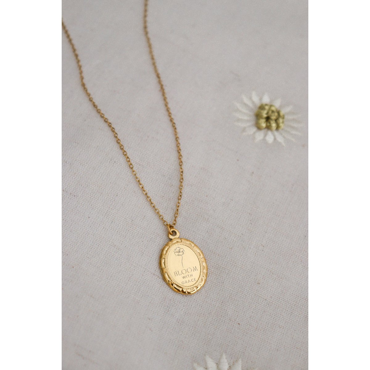 Bloom With Grace Ketting - Goud