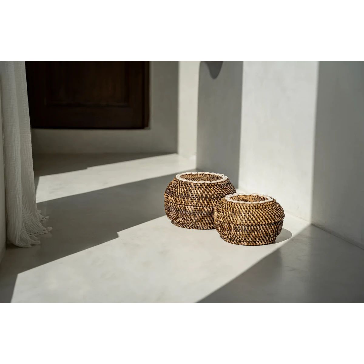 The Colonial Peek-a-Boo Basket - Natural Brown - M