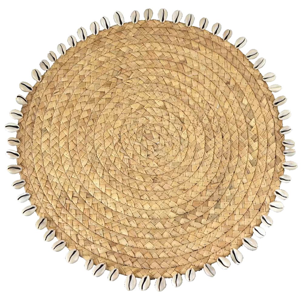 Wicker plate with shells