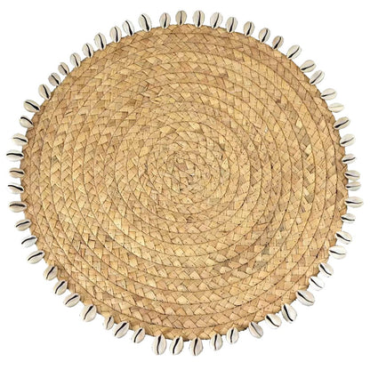 Wicker plate with shells