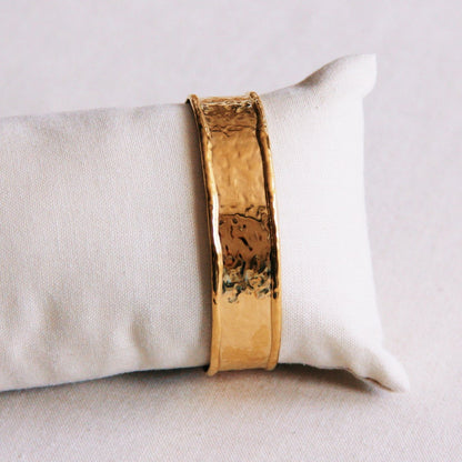 Bangle wide dented - gold