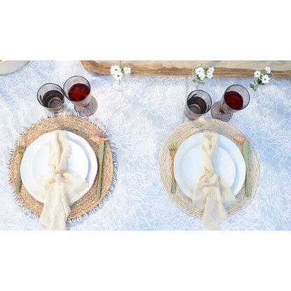 Wicker plate with shells