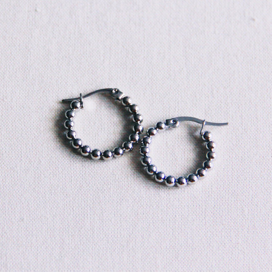 EA505.2: Stainless steel creole 20mm “balls” – silver