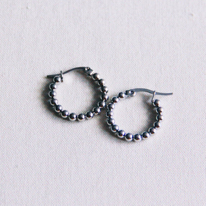 EA505.2: Stainless steel creole 20mm “balls” – silver