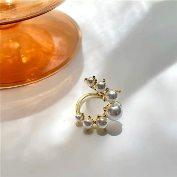 Bold Look U Shape Pearl Ring