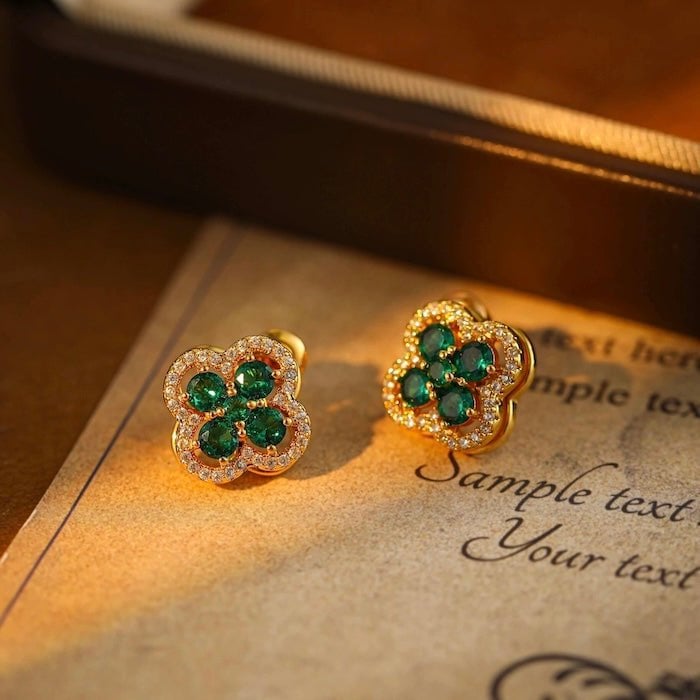 Turning Clover Jewelry Set – Lucky Four Leaf Design
