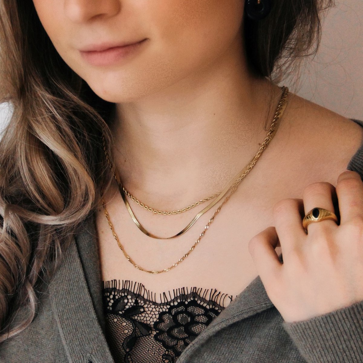 Stainless steel small twisted necklace – gold