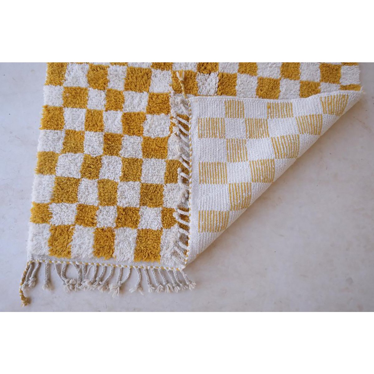 Berber checkered wool rug 156 x 234 cm