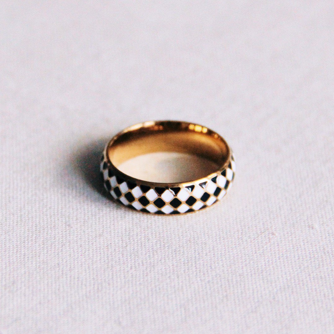 Pattern ring black/white